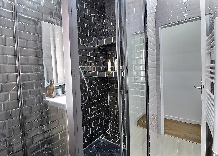 Chic & Comfort Suresnes-paris Appartamento *